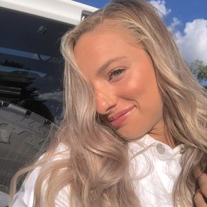 Meet your Posher, Olivia